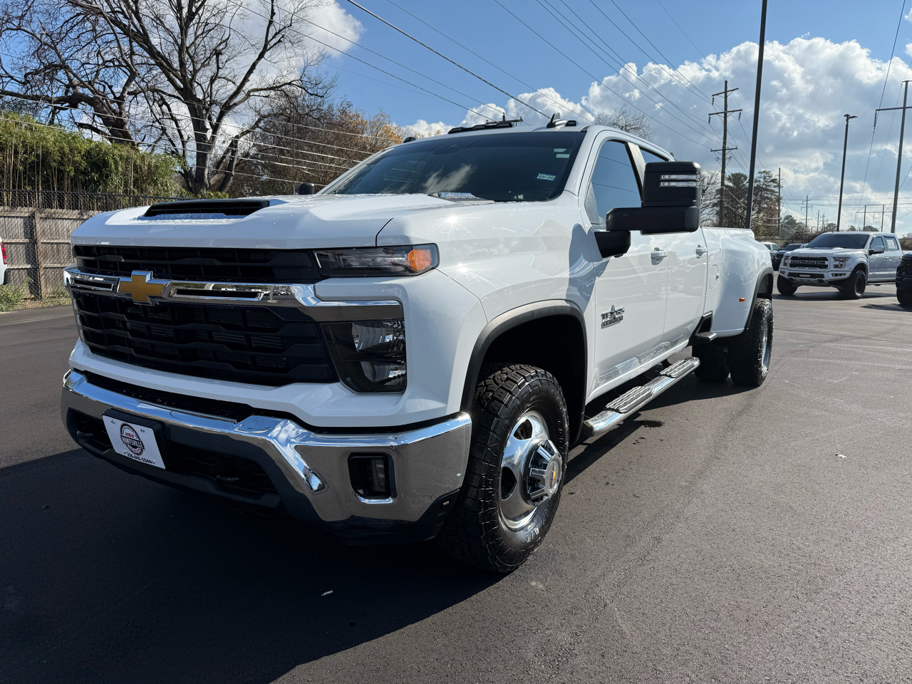 Chevrolet Silverado 3500HD 4WD Crew Cab 172" LT 2024