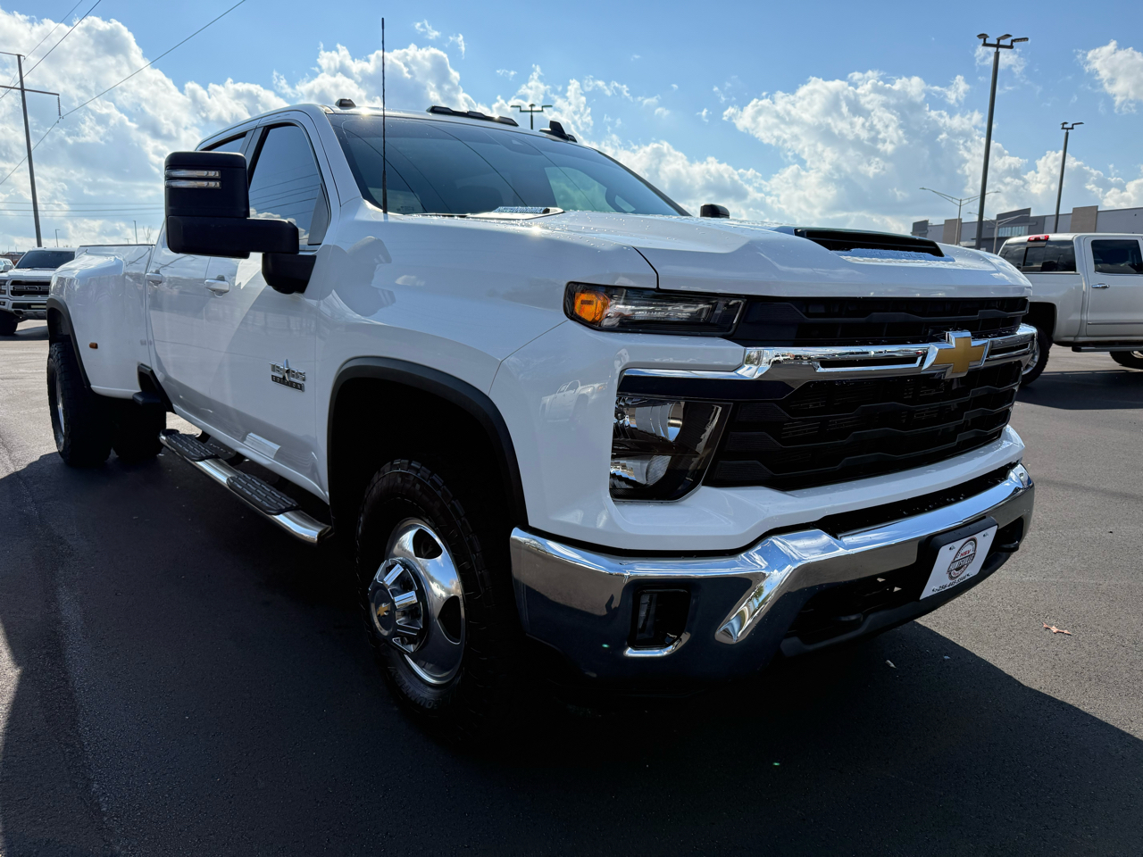 Chevrolet Silverado 3500HD 4WD Crew Cab 172" LT 2024