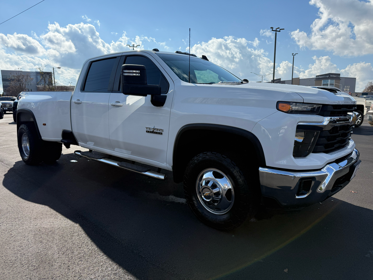 Chevrolet Silverado 3500HD 4WD Crew Cab 172" LT 2024