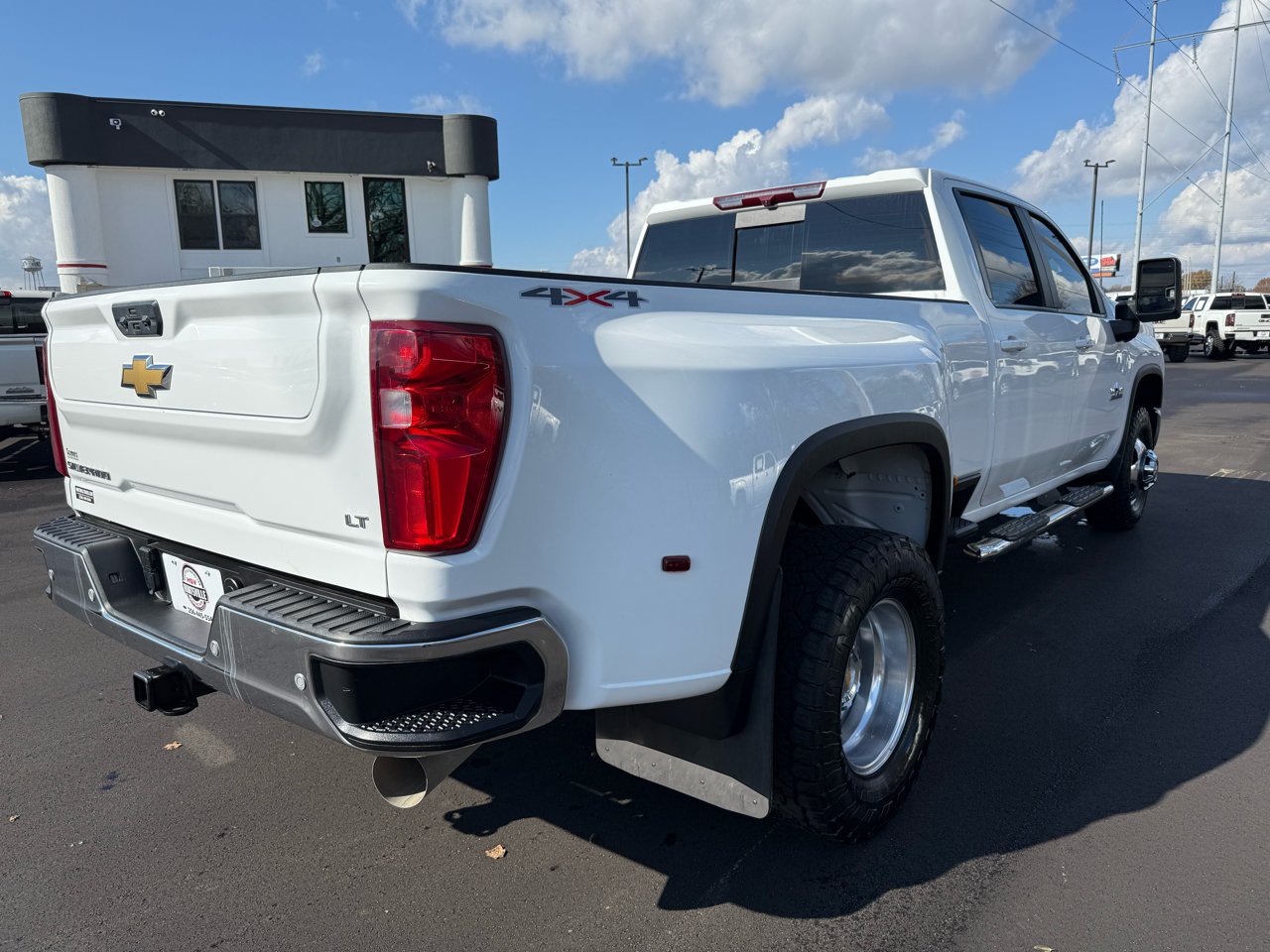 Chevrolet Silverado 3500HD 4WD Crew Cab 172" LT 2024