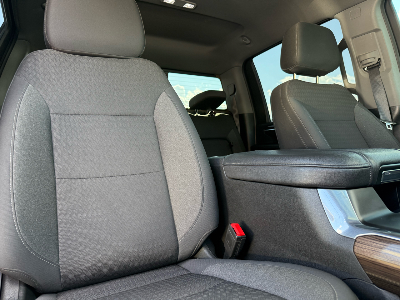 Chevrolet Silverado 3500HD 4WD Crew Cab 172" LT 2024