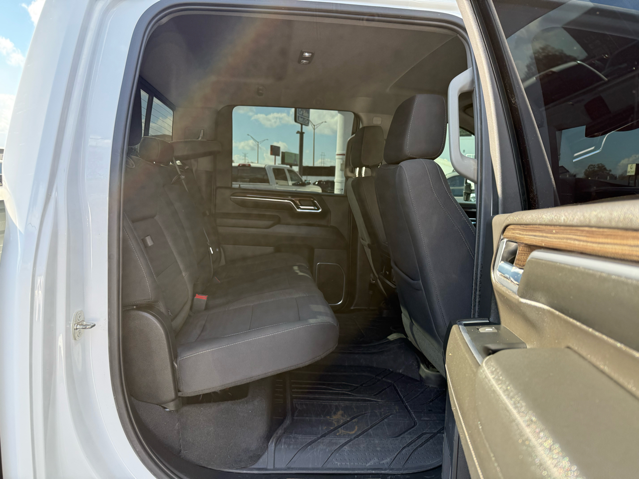 Chevrolet Silverado 3500HD 4WD Crew Cab 172" LT 2024