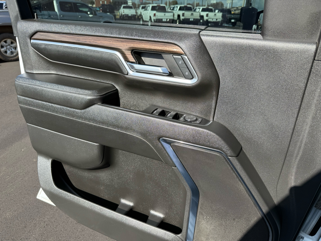 Chevrolet Silverado 3500HD 4WD Crew Cab 172" LT 2024