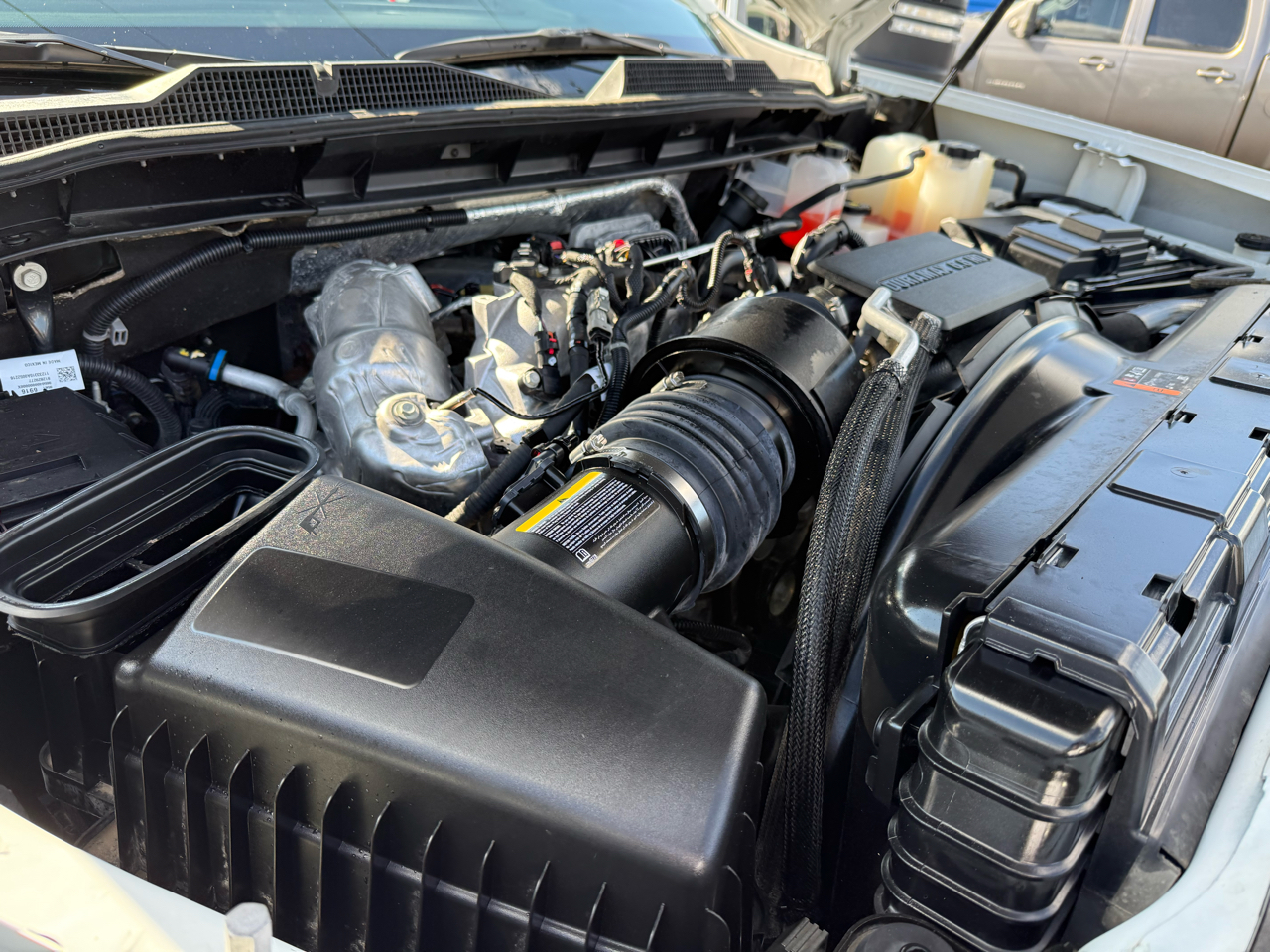 Chevrolet Silverado 3500HD 4WD Crew Cab 172" LT 2024