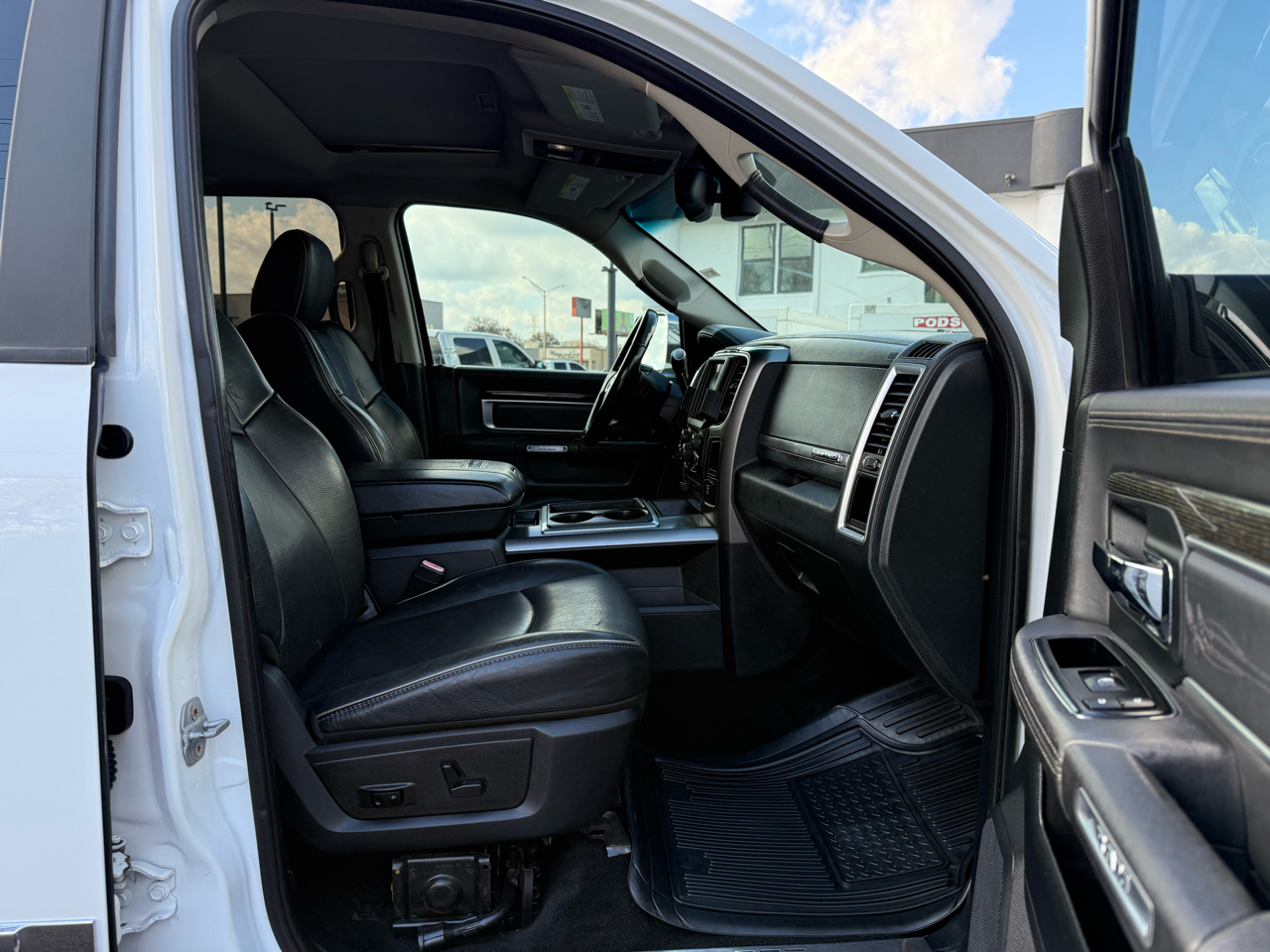 RAM 3500 4WD Crew Cab 169" Longhorn Limited 2015