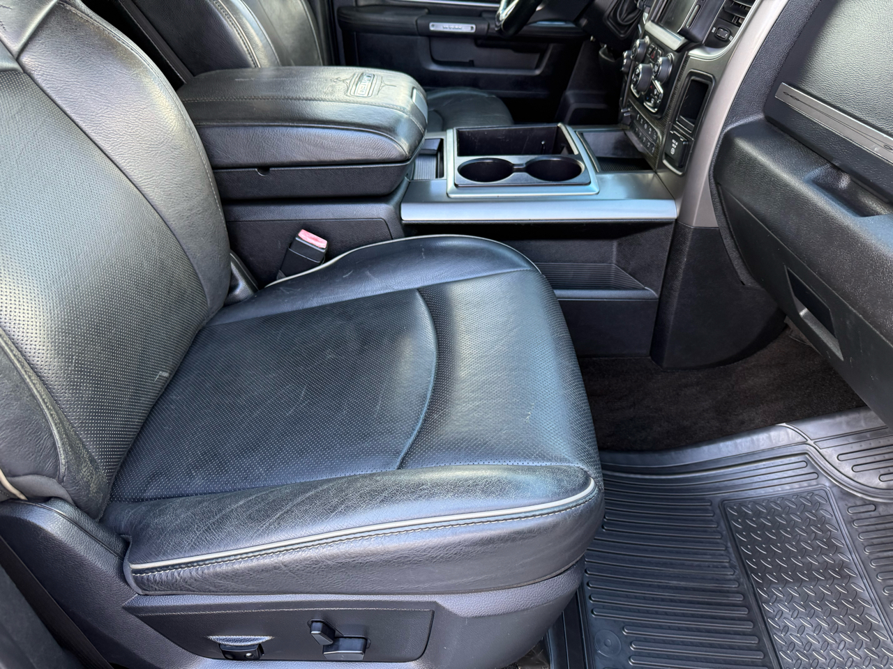 RAM 3500 4WD Crew Cab 169" Longhorn Limited 2015