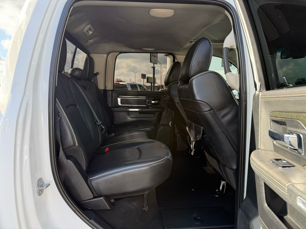 RAM 3500 4WD Crew Cab 169" Longhorn Limited 2015