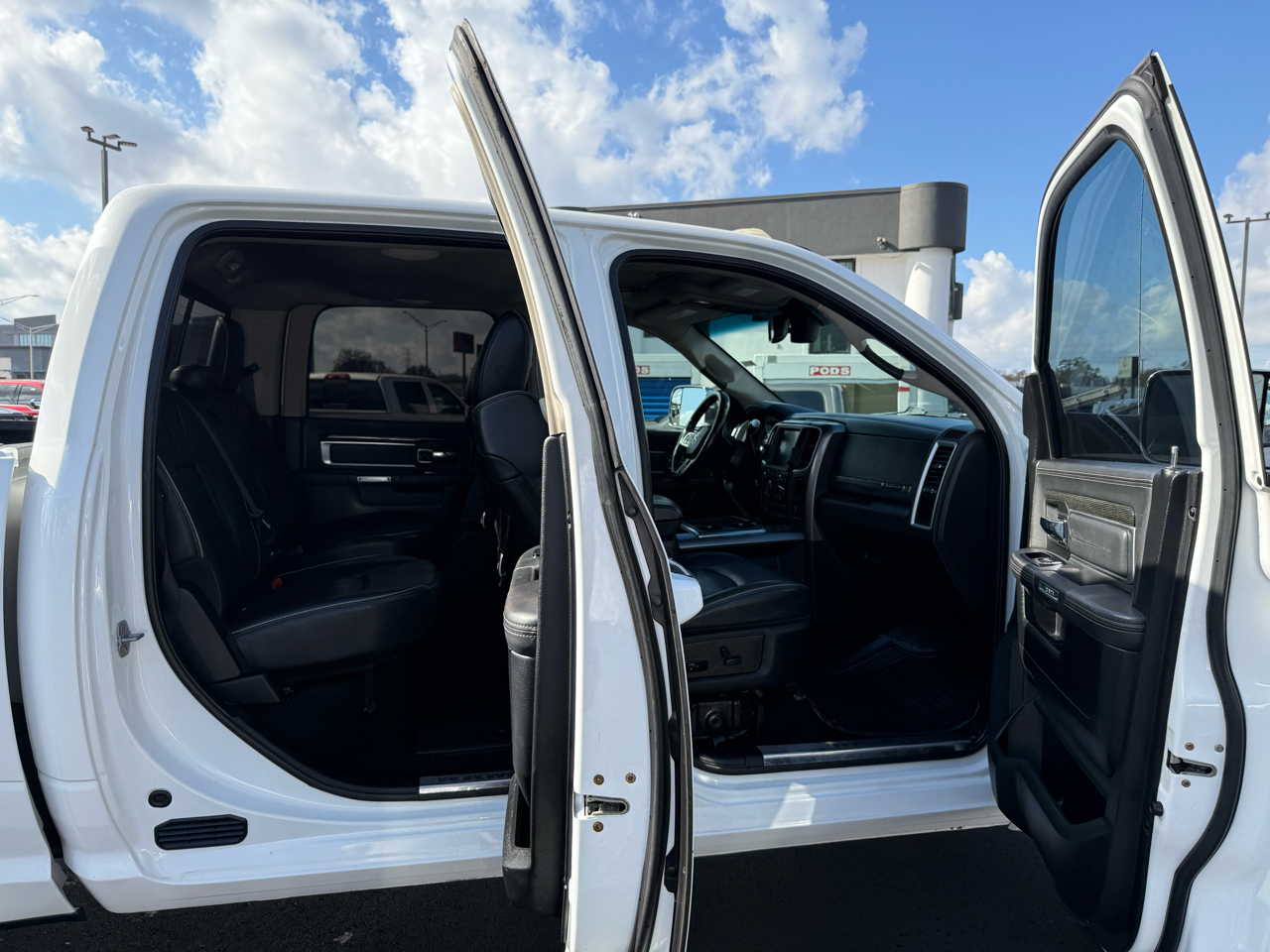 RAM 3500 4WD Crew Cab 169" Longhorn Limited 2015