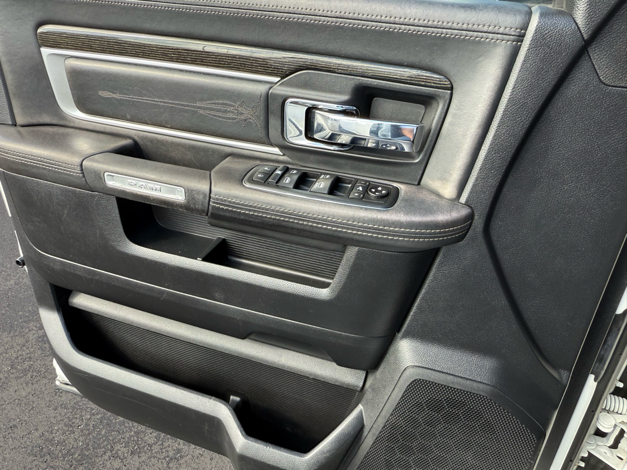 RAM 3500 4WD Crew Cab 169" Longhorn Limited 2015