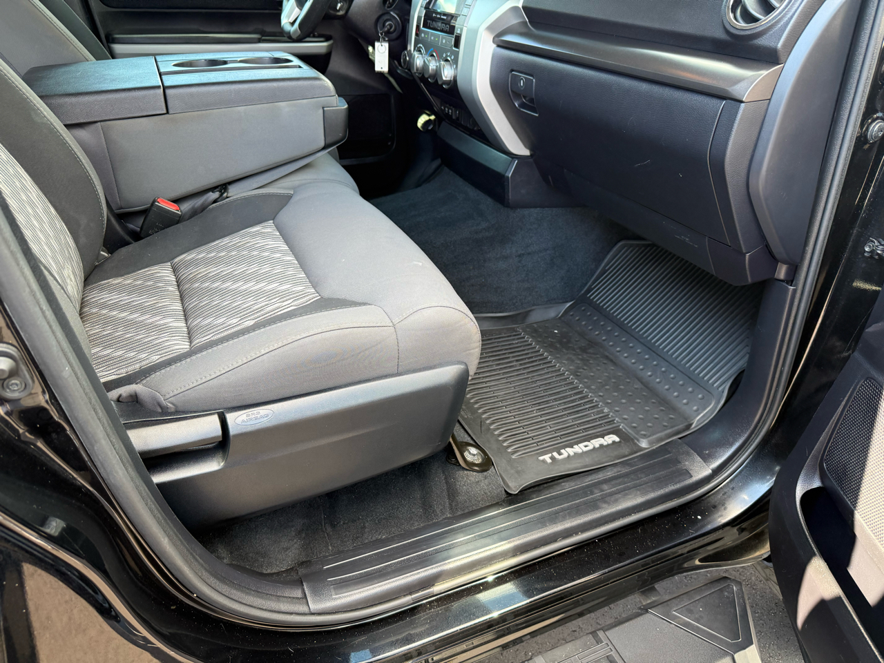 Toyota Tundra 4WD SR5 CrewMax 5.5' Bed 5.7L (Natl) 2020