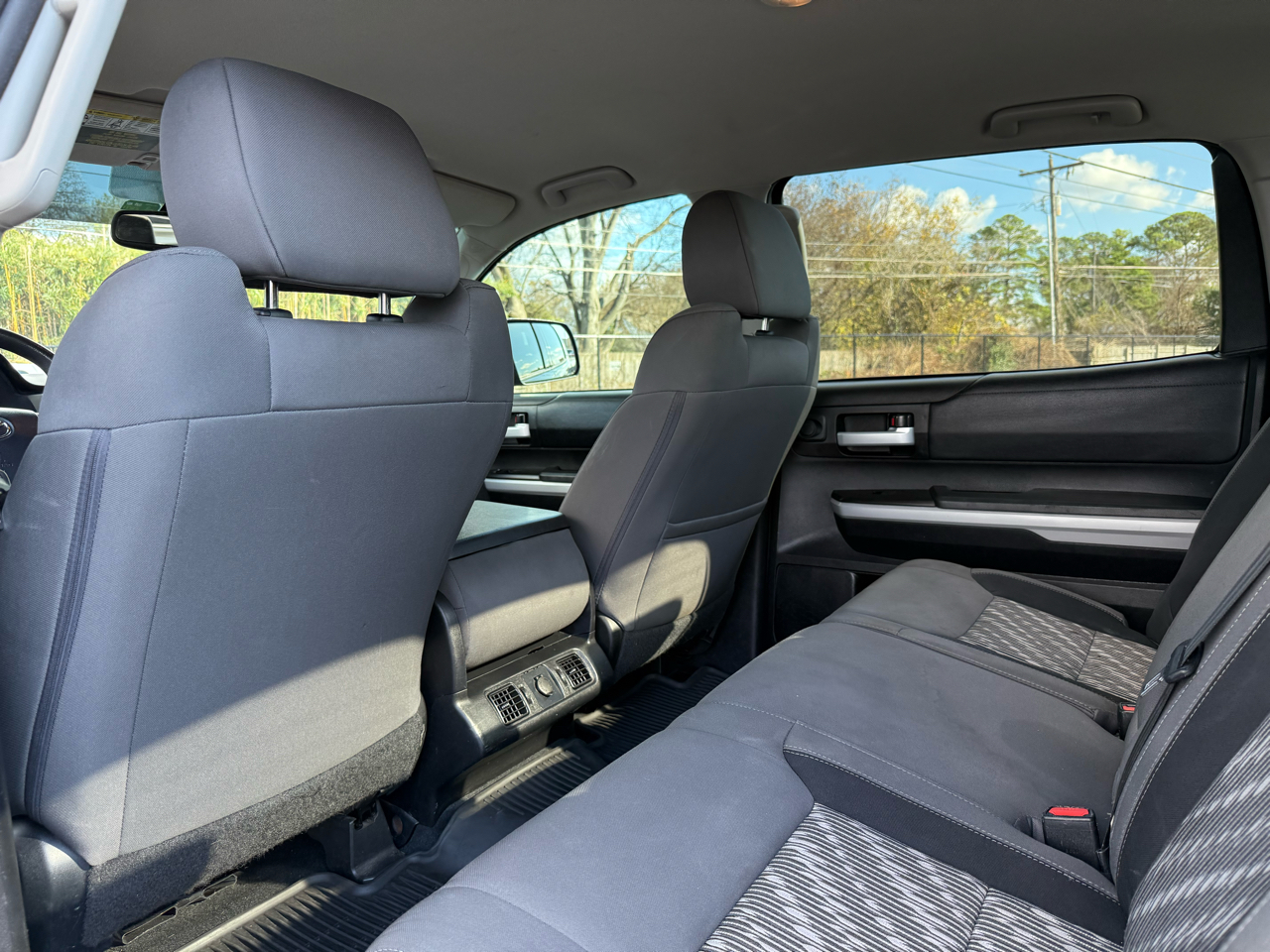 Toyota Tundra 4WD SR5 CrewMax 5.5' Bed 5.7L (Natl) 2020