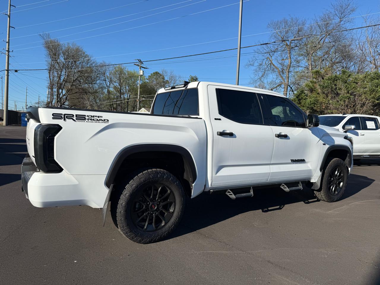 Toyota Tundra 4WD SR5 CrewMax 5.5' Bed (Natl) 2023