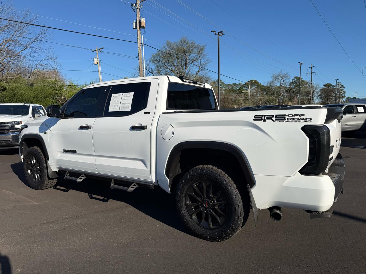 Toyota Tundra 4WD SR5 CrewMax 5.5' Bed (Natl) 2023