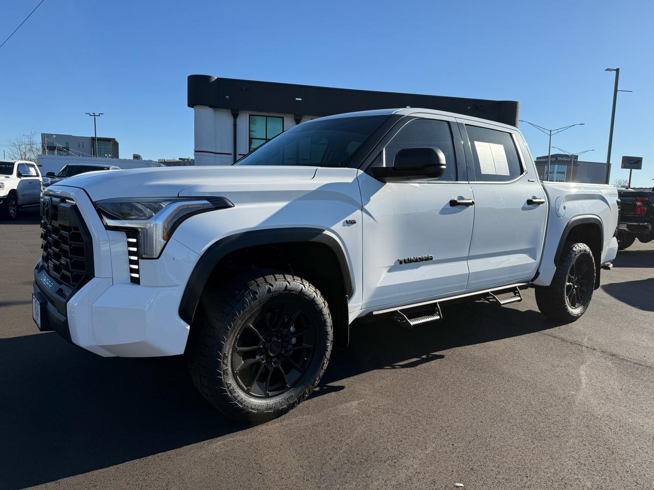 Toyota Tundra 4WD SR5 CrewMax 5.5' Bed (Natl) 2023