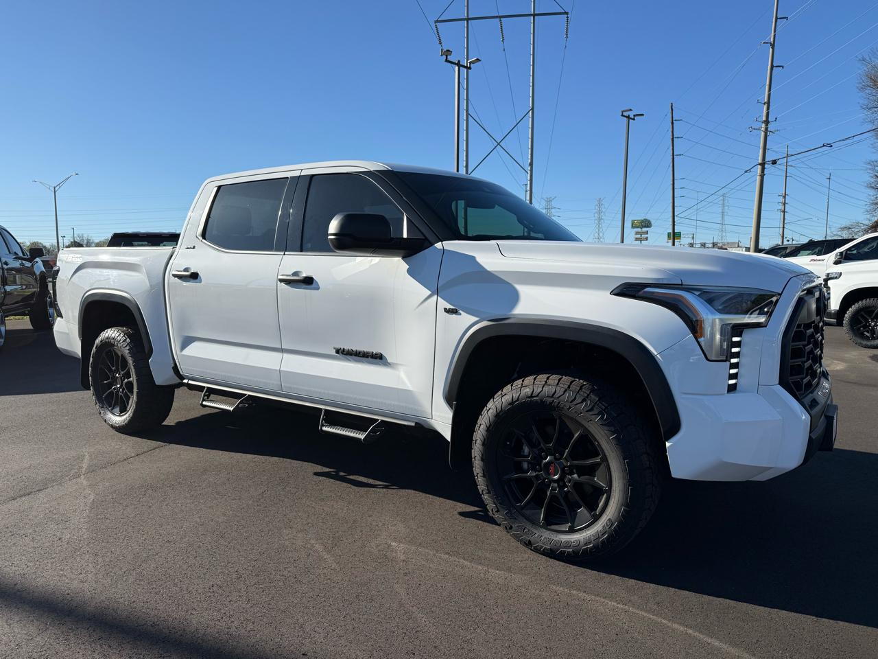 Toyota Tundra 4WD SR5 CrewMax 5.5' Bed (Natl) 2023