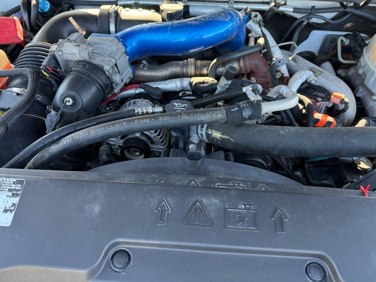 GMC Sierra 2500HD 4WD Crew Cab 153.7" SLT 2011