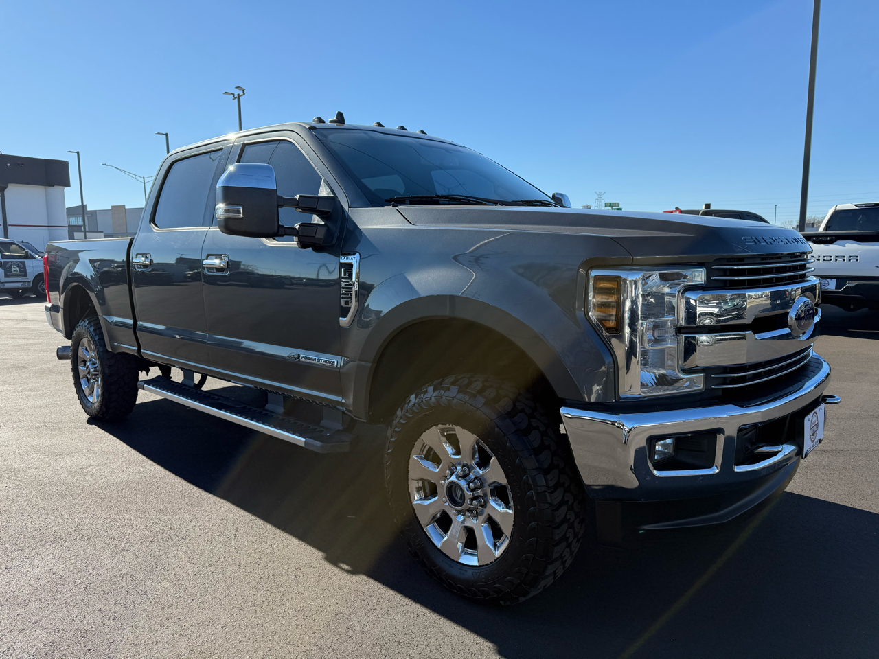Ford Super Duty F-250 SRW Lariat 4WD Crew Cab 6.75' Box 2019