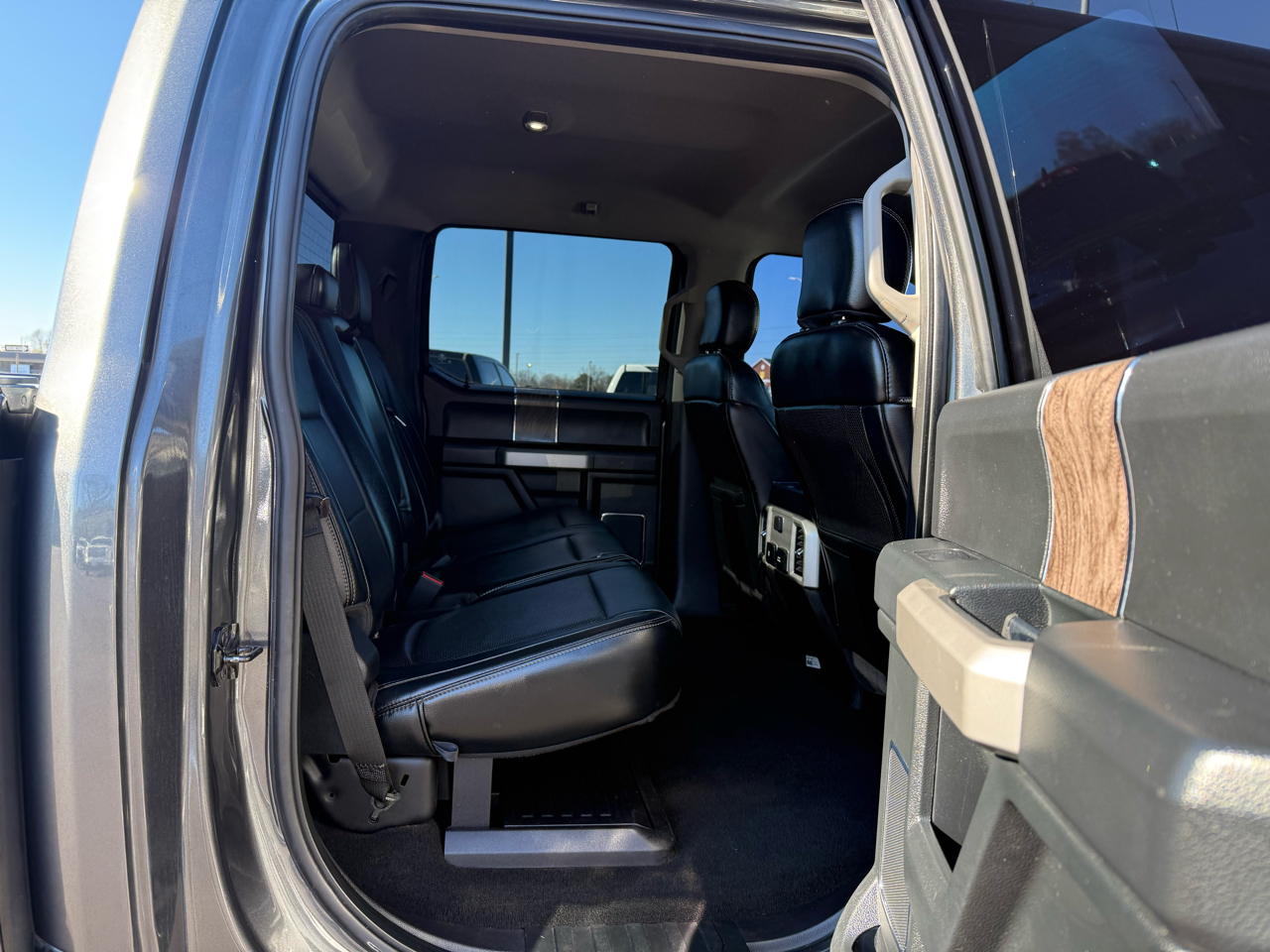 Ford Super Duty F-250 SRW Lariat 4WD Crew Cab 6.75' Box 2019