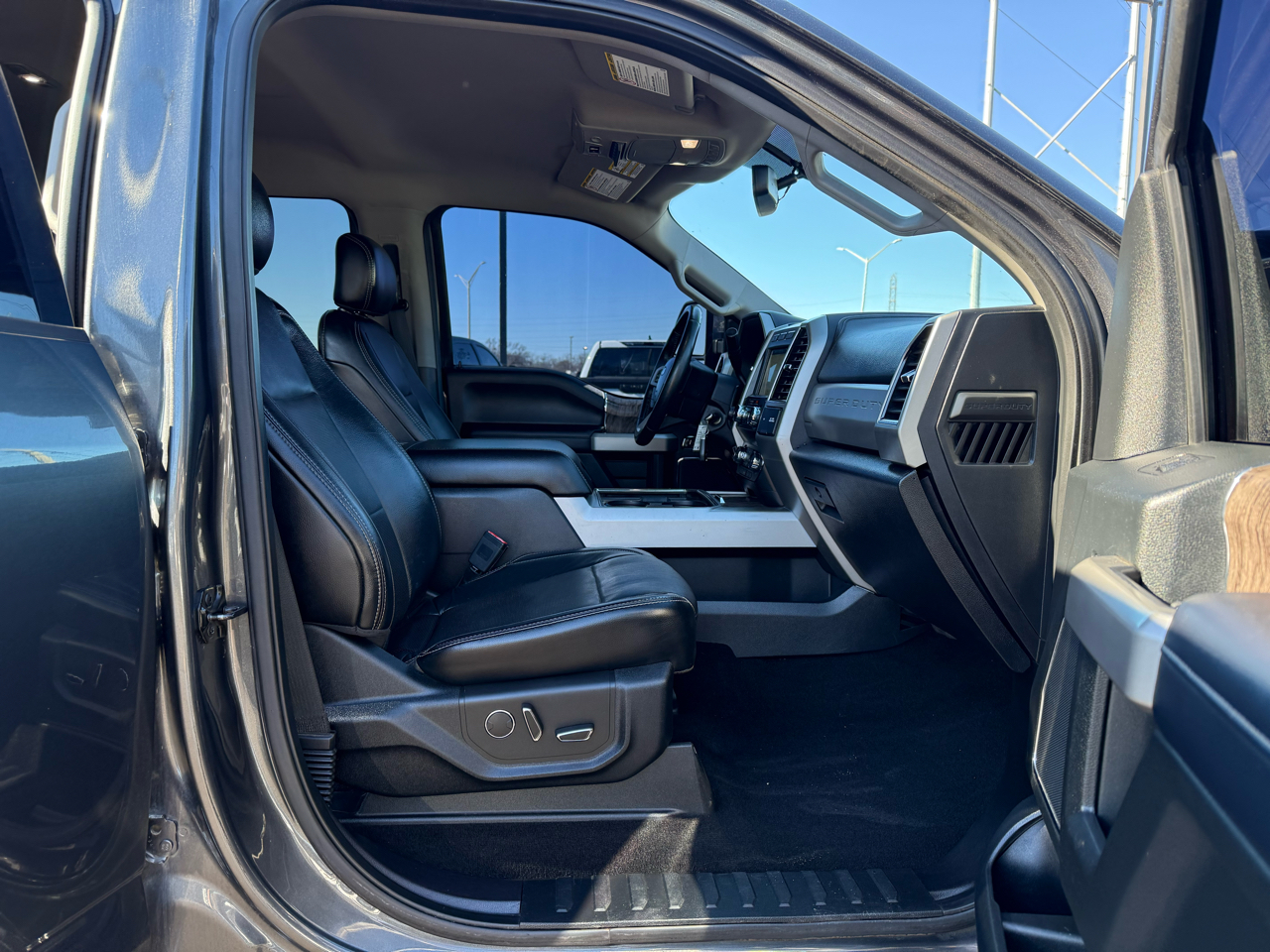 Ford Super Duty F-250 SRW Lariat 4WD Crew Cab 6.75' Box 2019