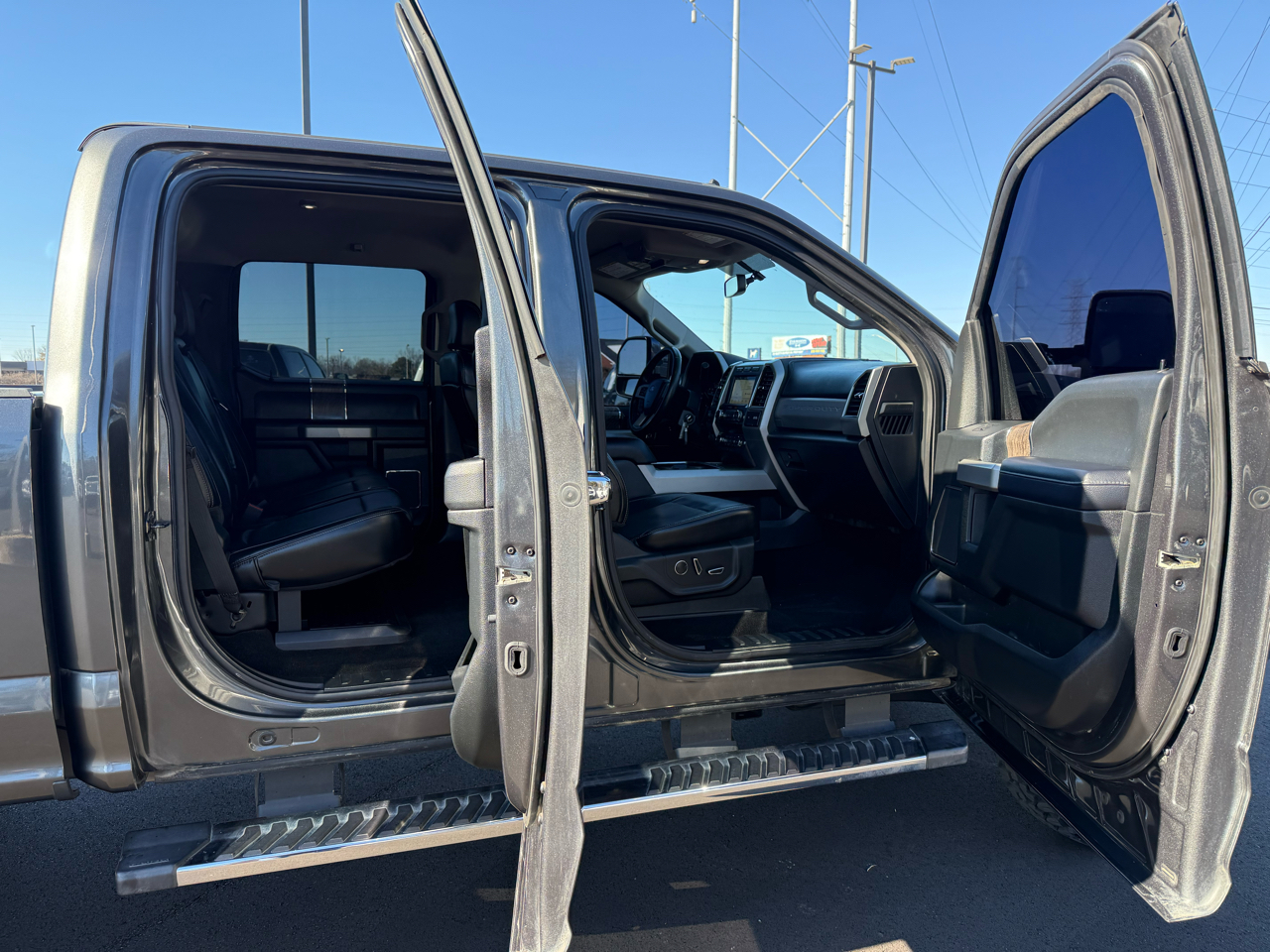 Ford Super Duty F-250 SRW Lariat 4WD Crew Cab 6.75' Box 2019