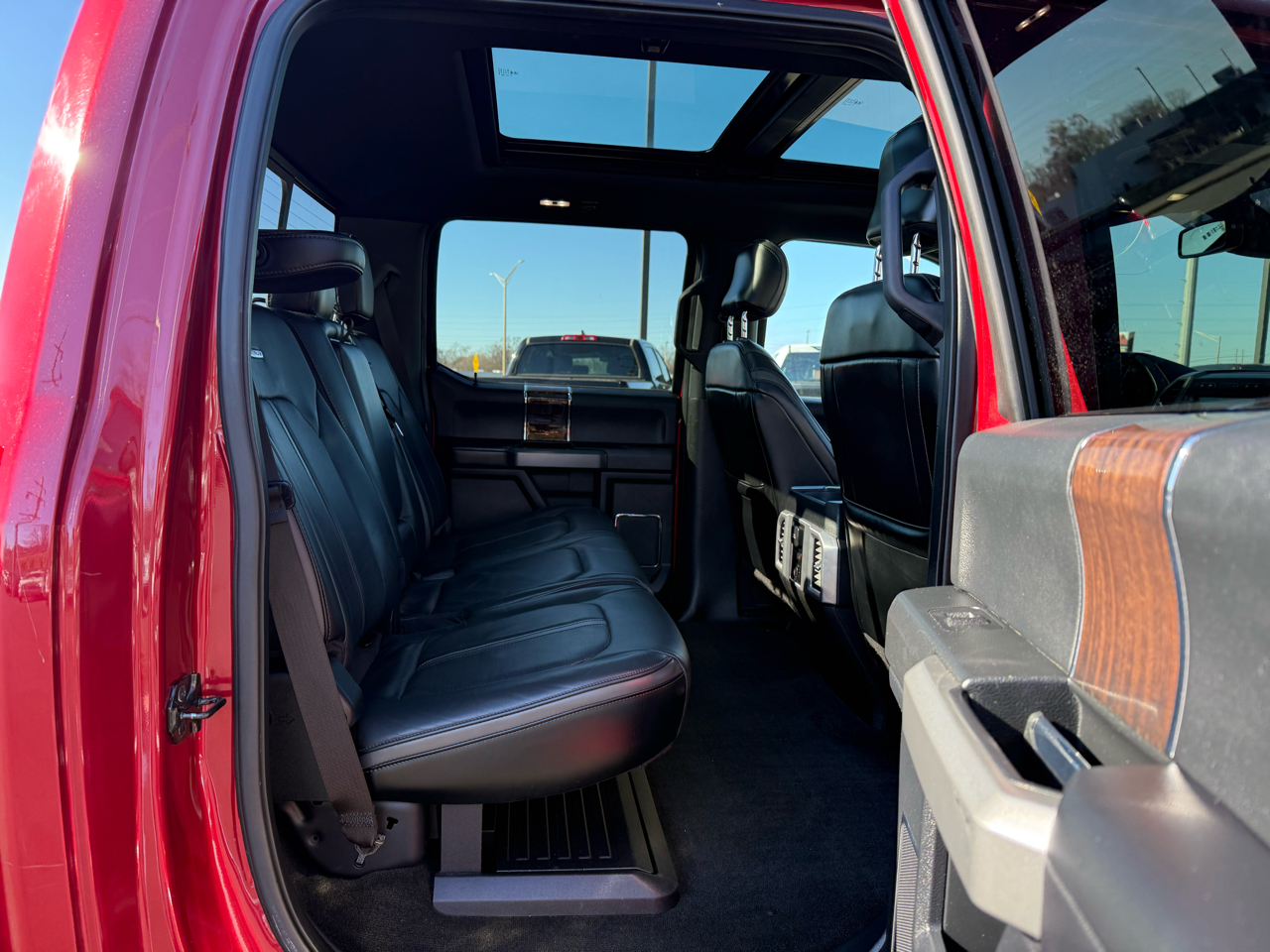 Ford Super Duty F-250 SRW Platinum 4WD Crew Cab 6.75' Box 2017