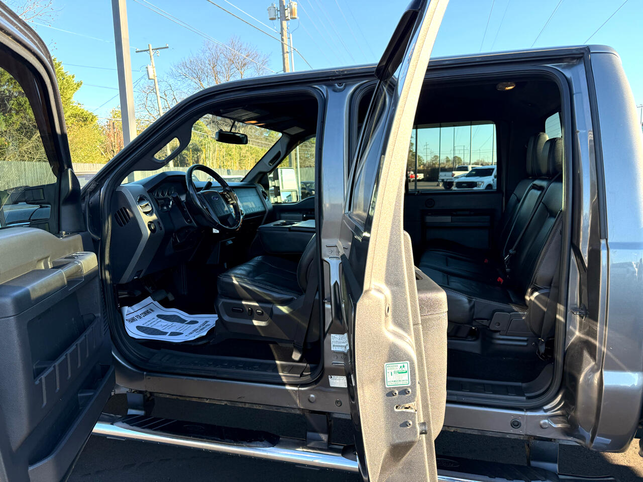 Ford Super Duty F-250 SRW Lariat 4WD Crew Cab 6.75' Box 2012