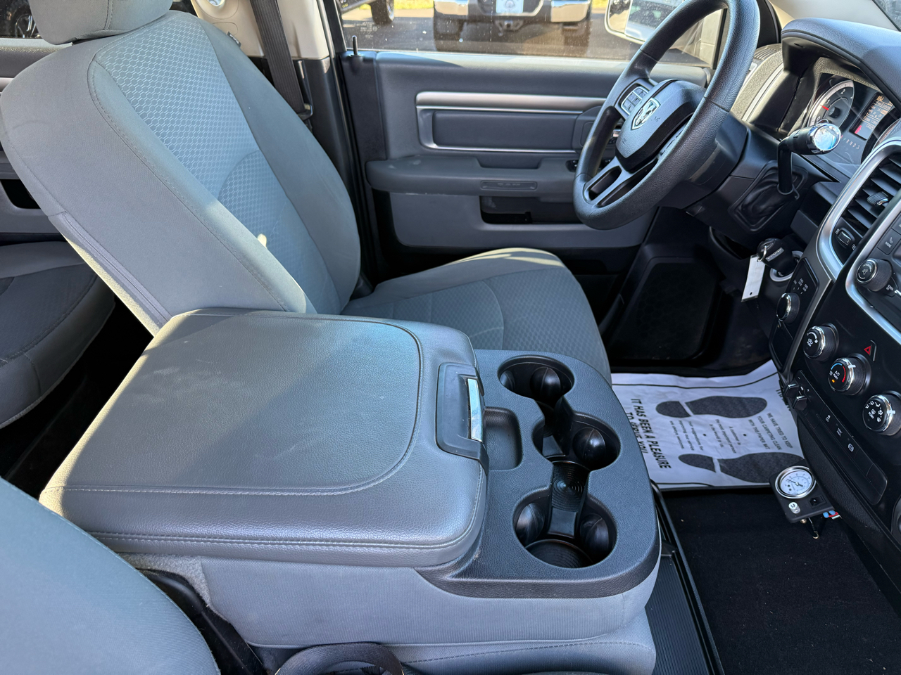 RAM 2500 SLT 4x4 Crew Cab 6'4" Box 2018