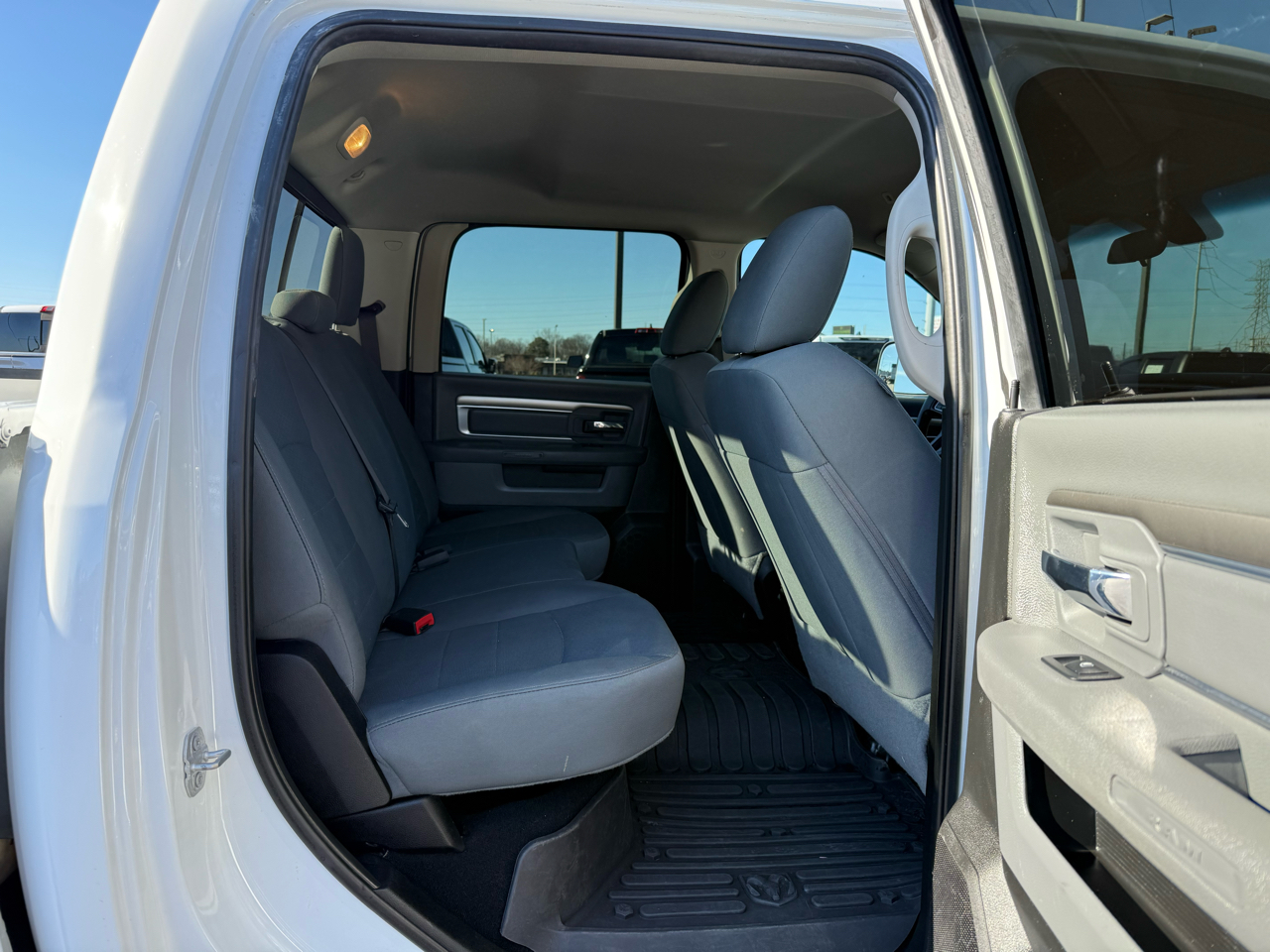 RAM 2500 SLT 4x4 Crew Cab 6'4" Box 2018