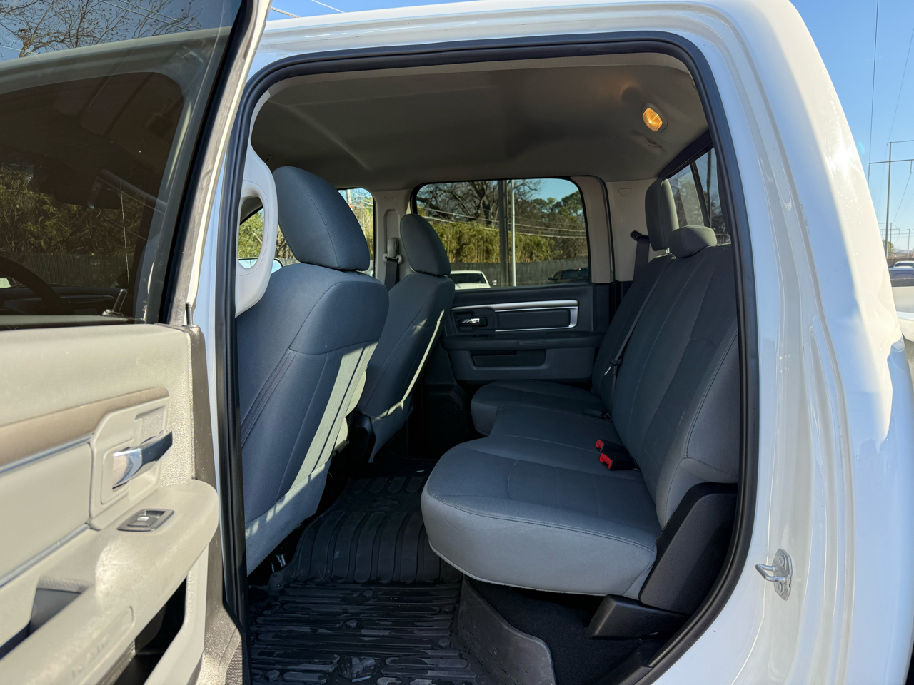 RAM 2500 SLT 4x4 Crew Cab 6'4" Box 2018