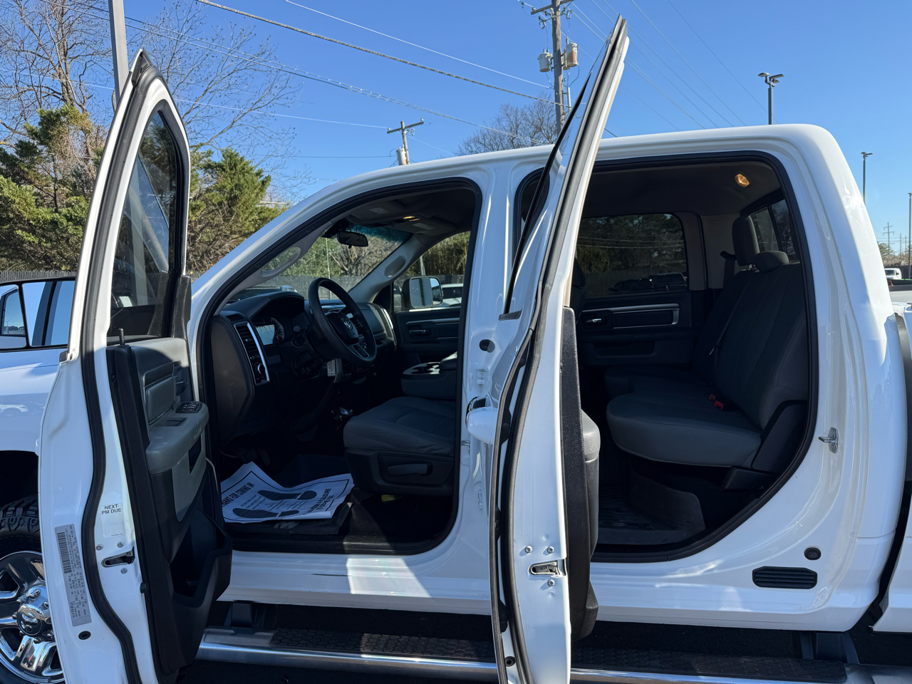 RAM 2500 SLT 4x4 Crew Cab 6'4" Box 2018