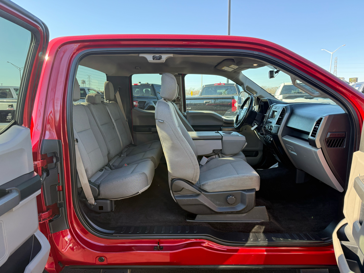 Ford F-150 2WD SuperCab 145" XLT 2017