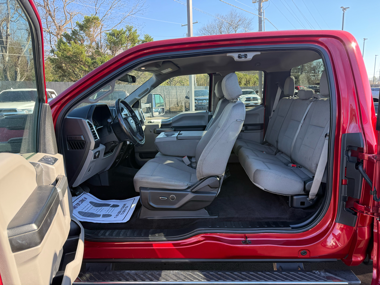 Ford F-150 2WD SuperCab 145" XLT 2017