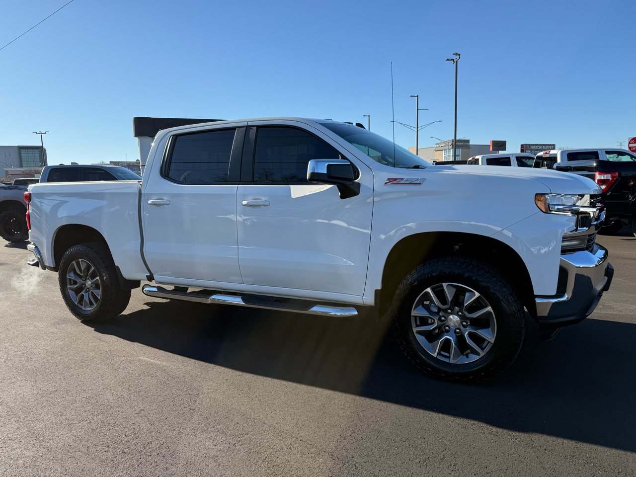 Chevrolet Silverado 1500 LTD 4WD Crew Cab 147" LT w/1LT 2022
