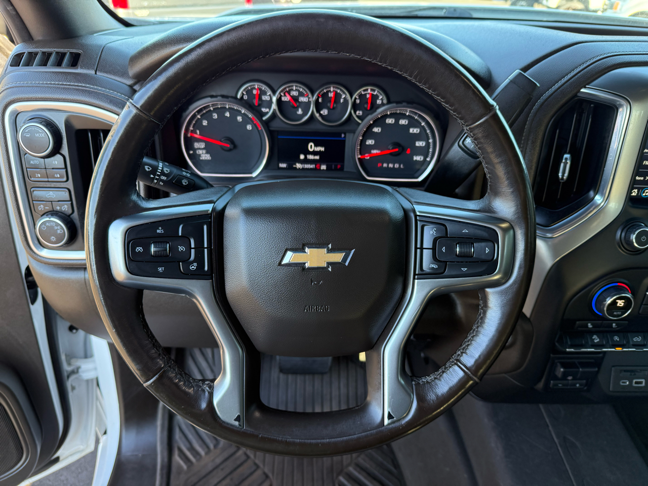 Chevrolet Silverado 1500 LTD 4WD Crew Cab 147" LT w/1LT 2022