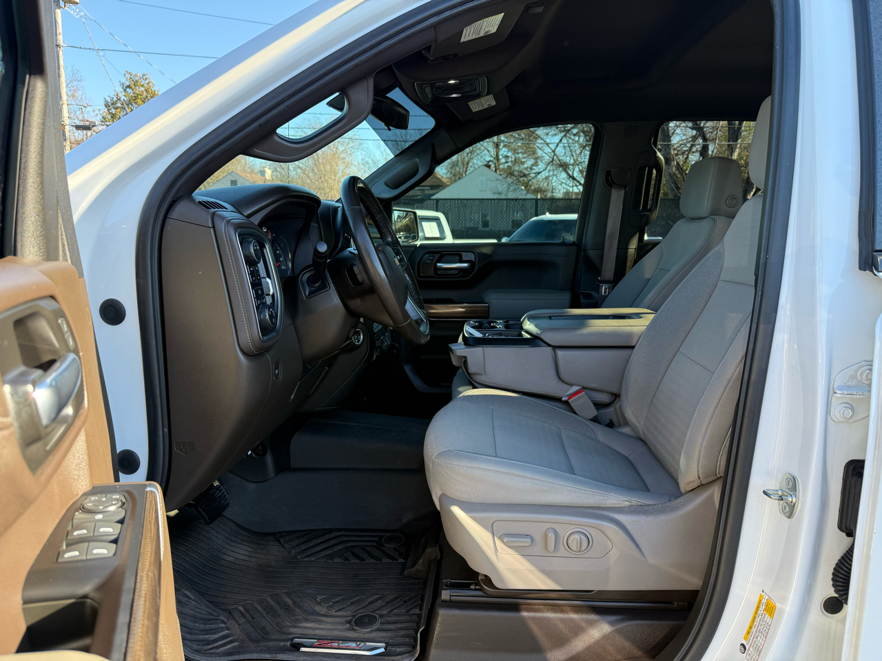 Chevrolet Silverado 1500 LTD 4WD Crew Cab 147" LT w/1LT 2022