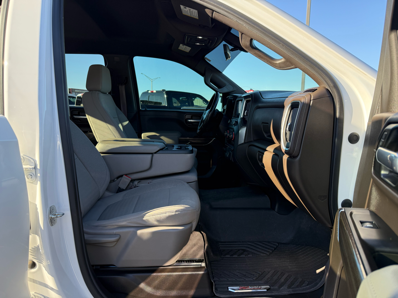 Chevrolet Silverado 1500 LTD 4WD Crew Cab 147" LT w/1LT 2022