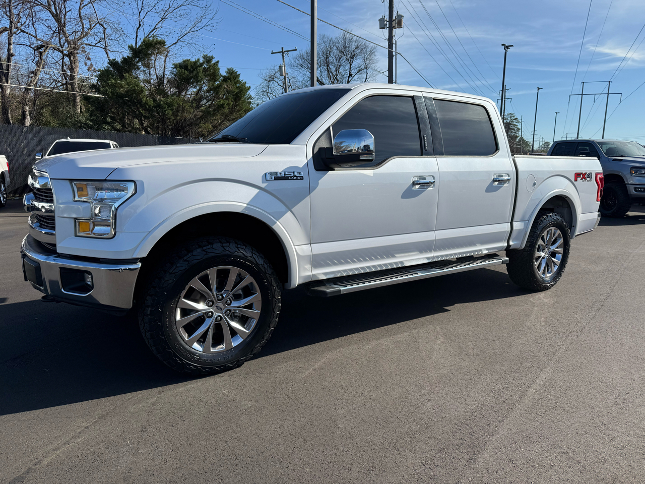 Ford F-150 4WD SuperCrew 139" Lariat 2017