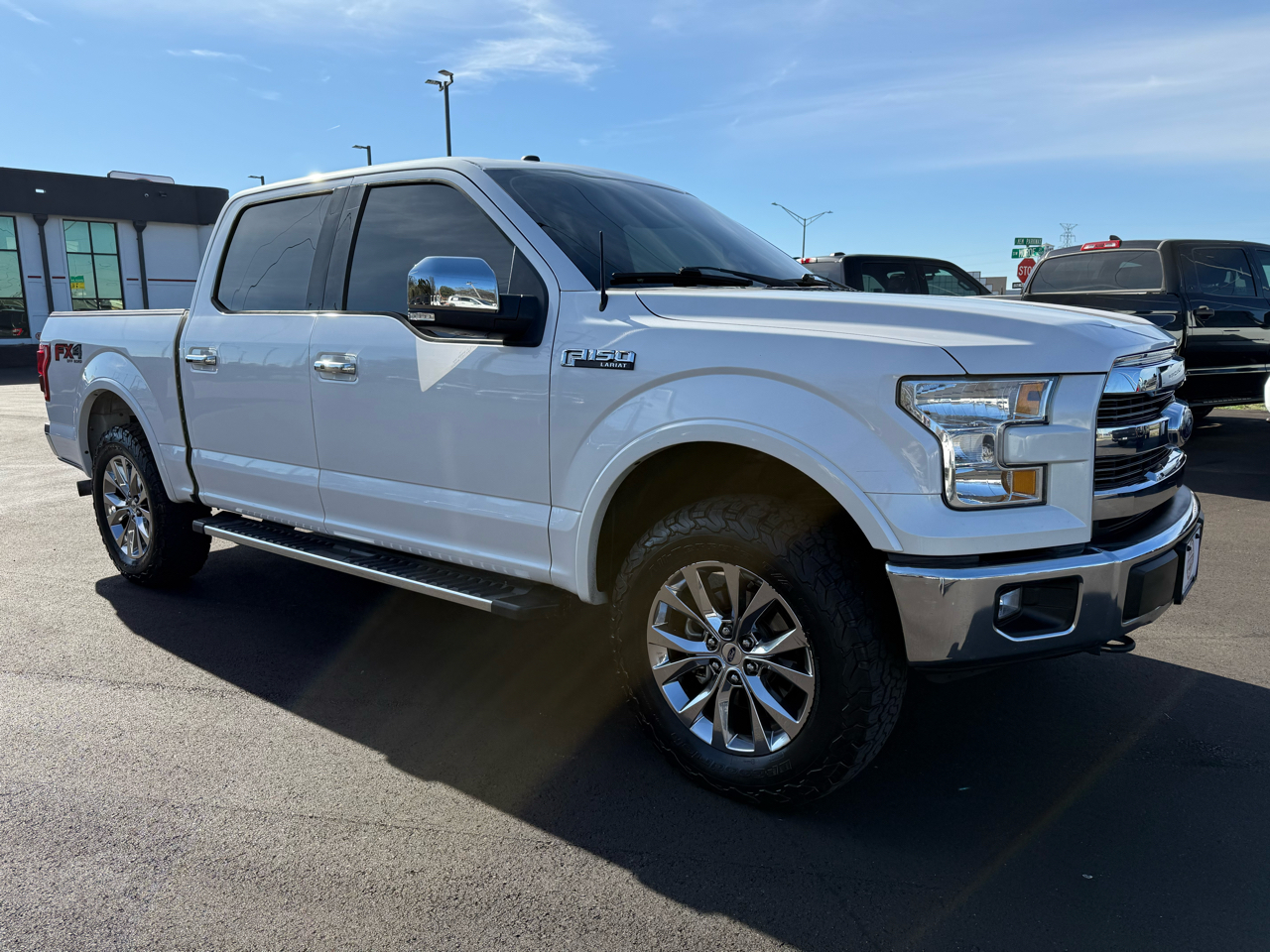 Ford F-150 4WD SuperCrew 139" Lariat 2017
