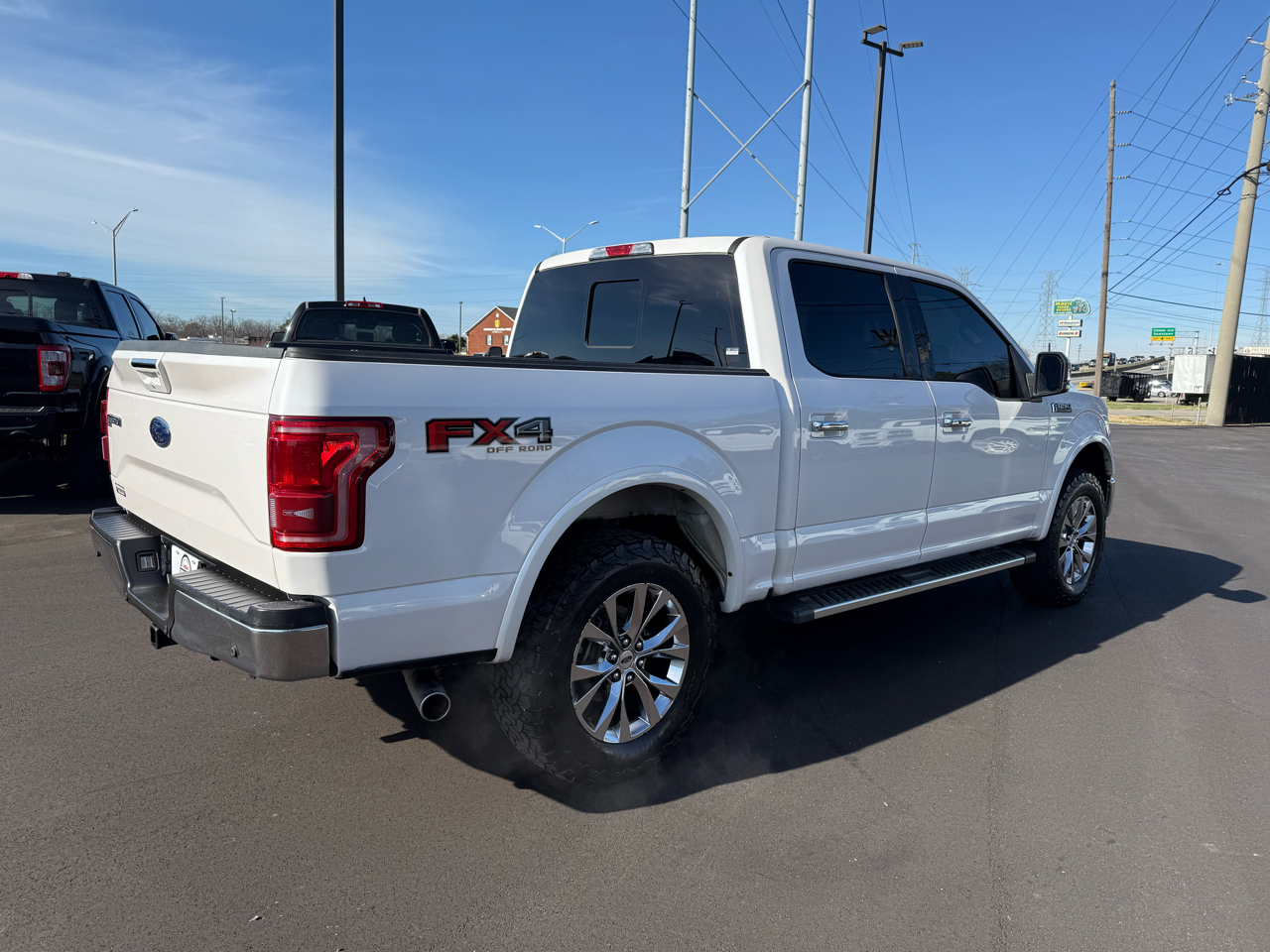 Ford F-150 4WD SuperCrew 139" Lariat 2017