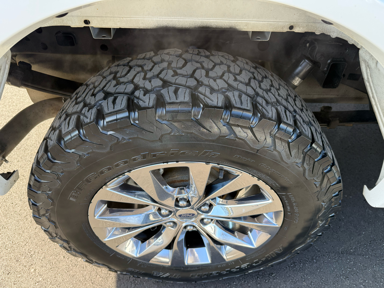 Ford F-150 4WD SuperCrew 139" Lariat 2017