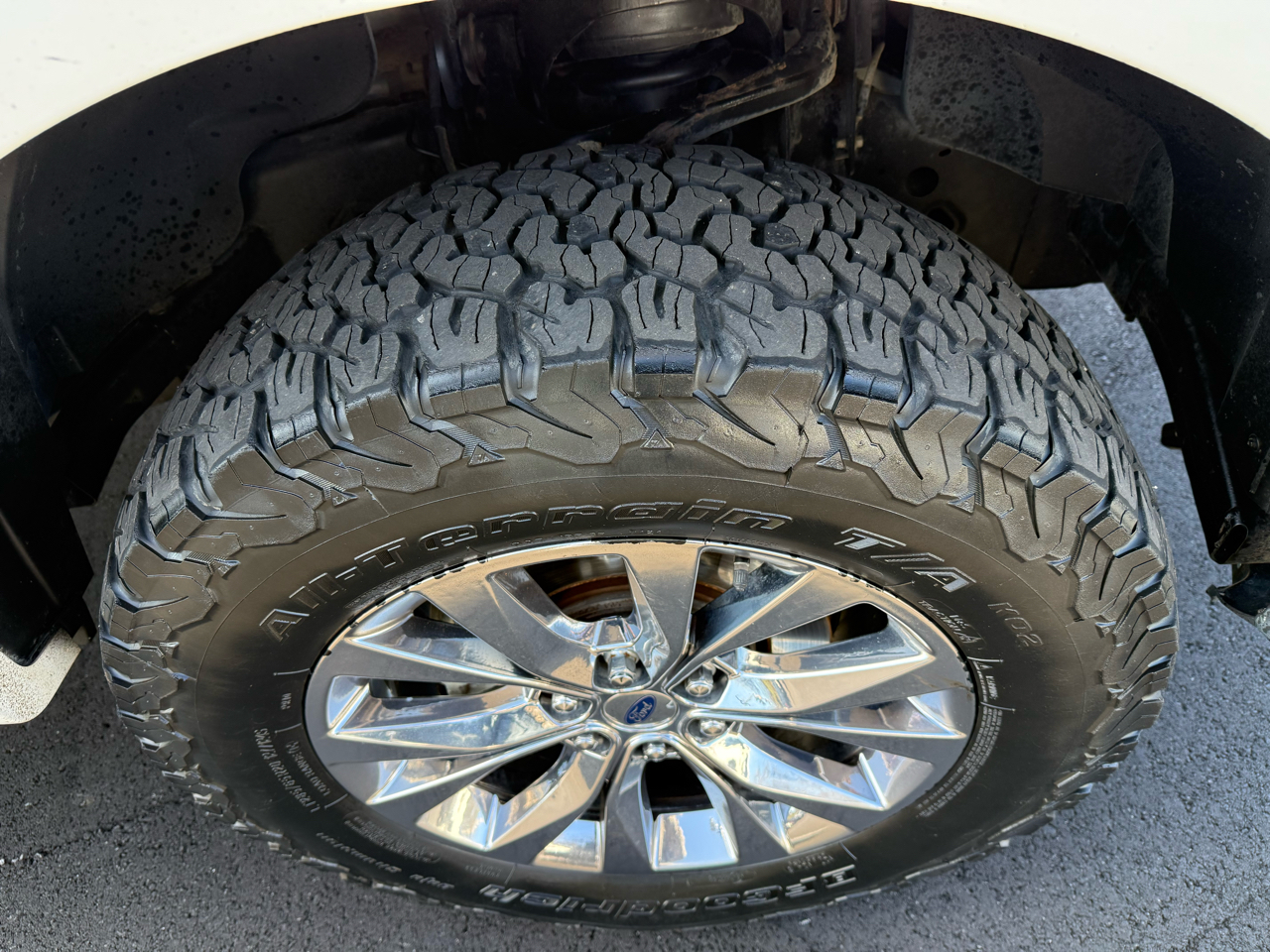 Ford F-150 4WD SuperCrew 139" Lariat 2017