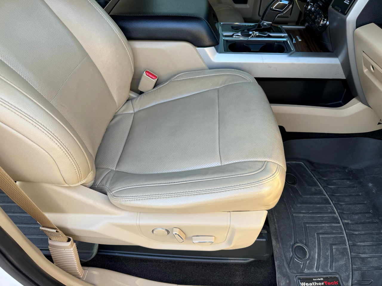 Ford F-150 4WD SuperCrew 139" Lariat 2017