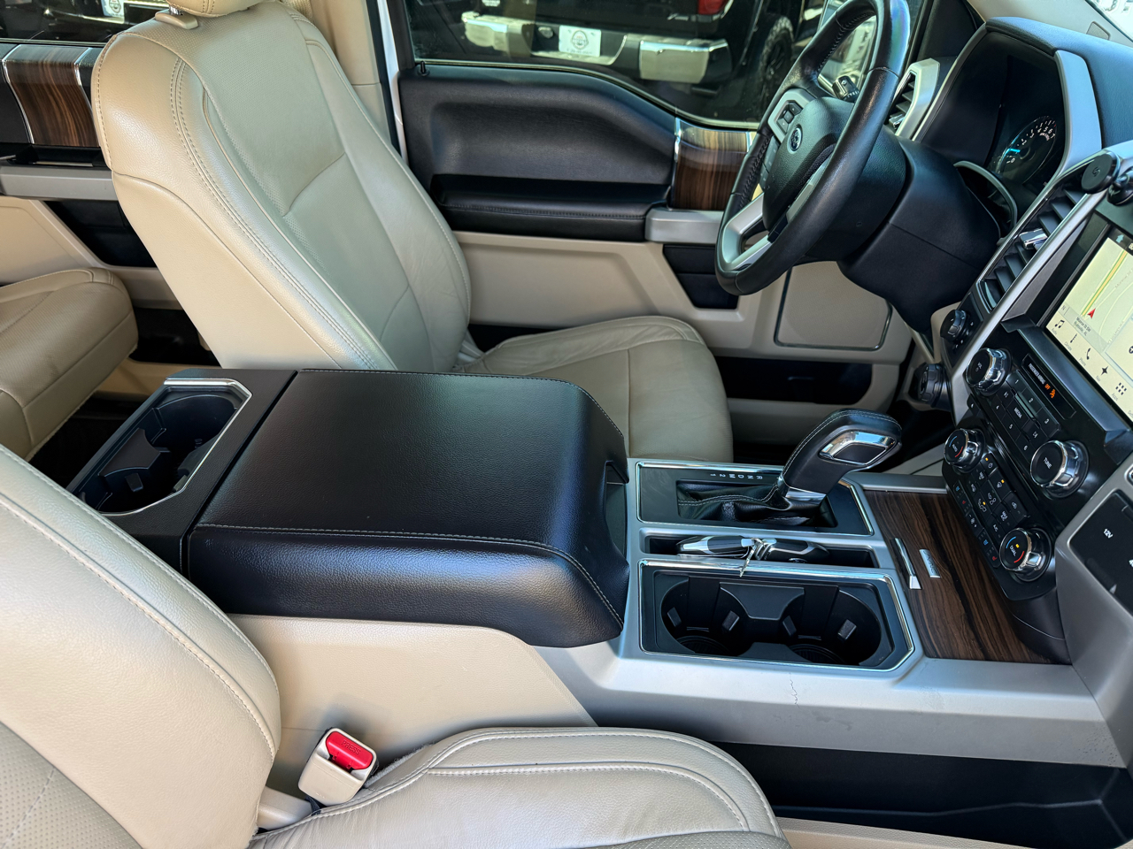 Ford F-150 4WD SuperCrew 139" Lariat 2017