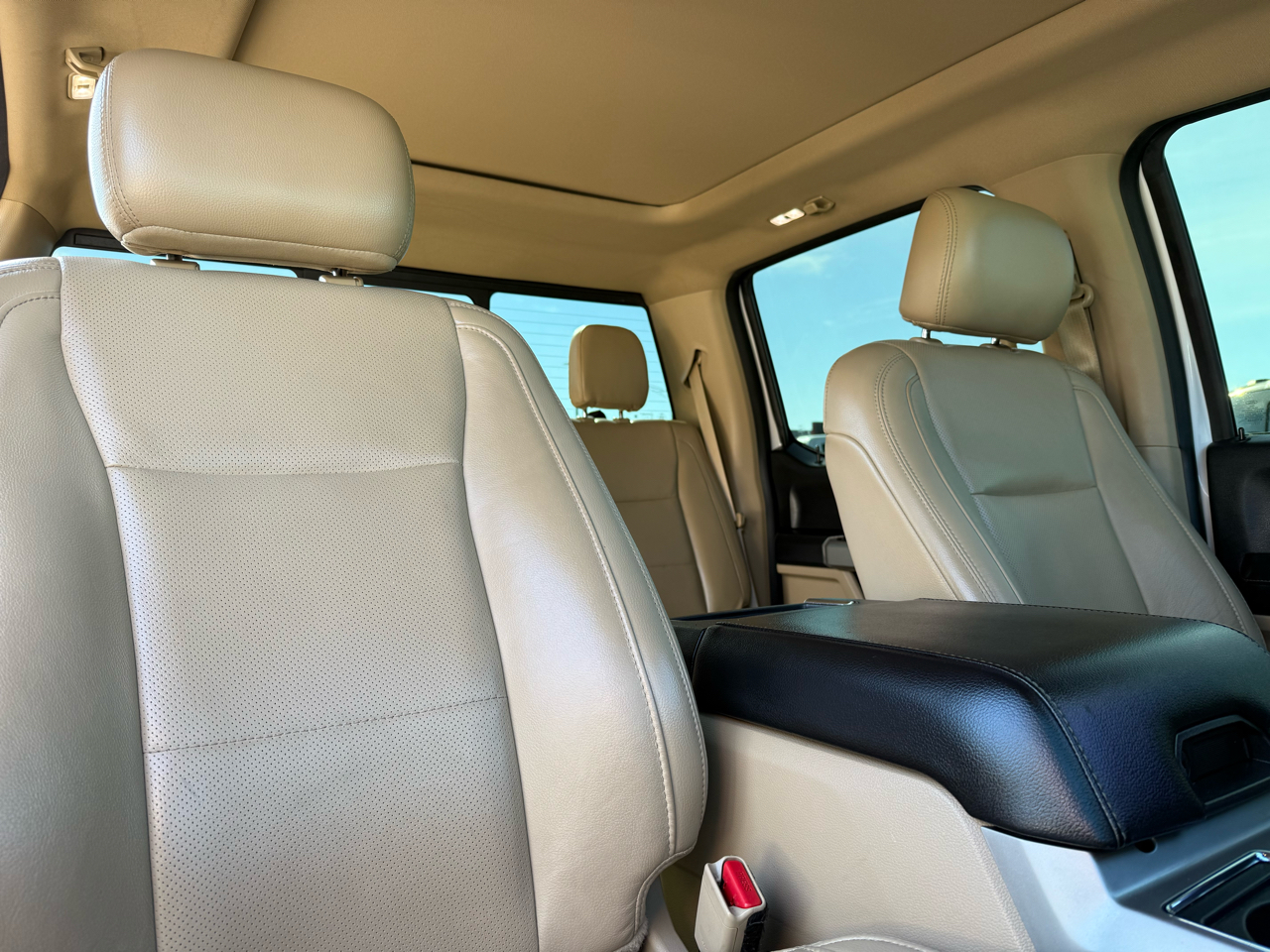 Ford F-150 4WD SuperCrew 139" Lariat 2017