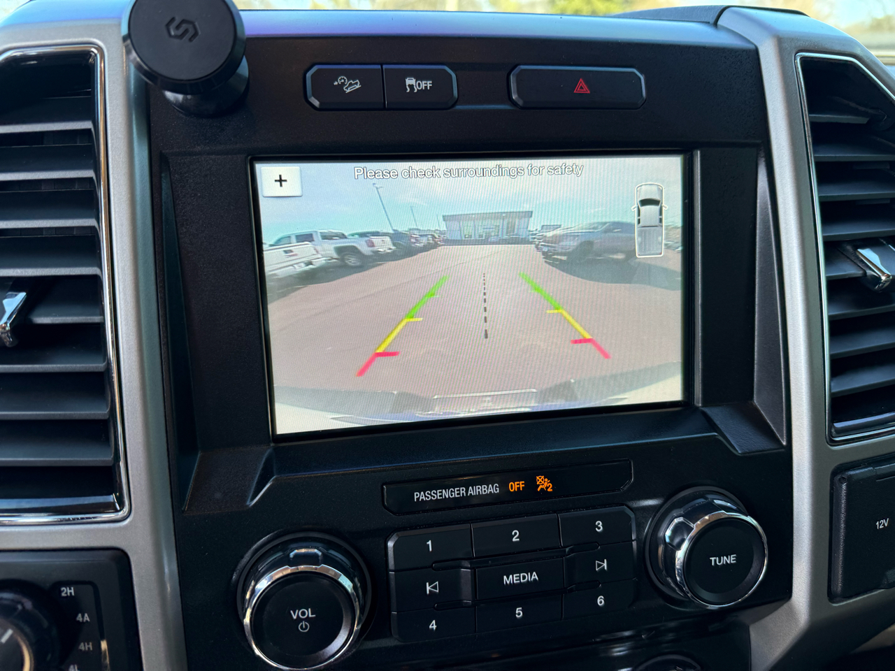 Ford F-150 4WD SuperCrew 139" Lariat 2017