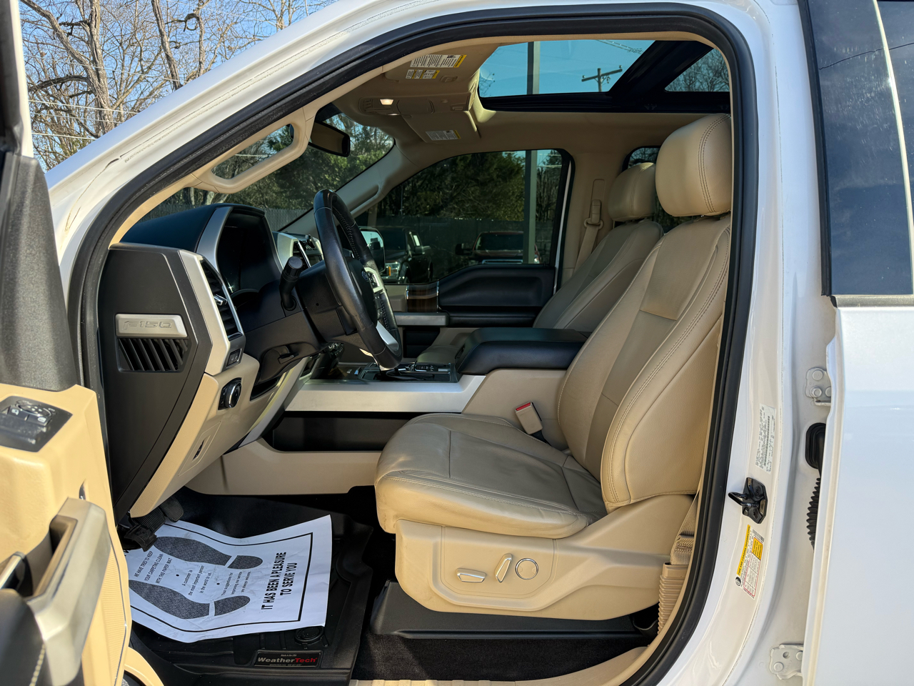 Ford F-150 4WD SuperCrew 139" Lariat 2017