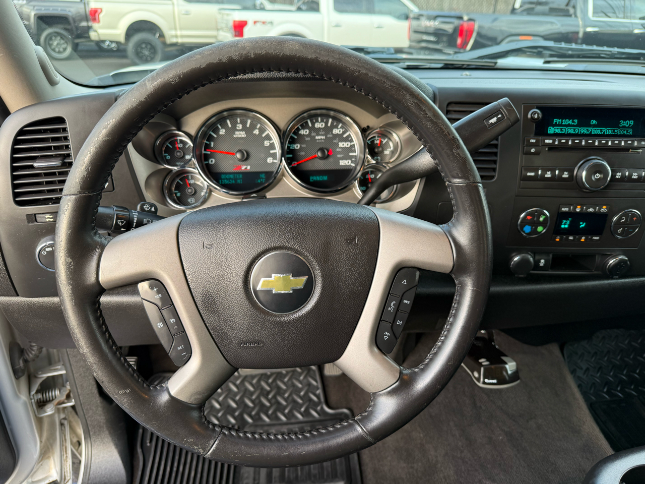 Chevrolet Silverado 1500 4WD Ext Cab 143.5" LT 2013