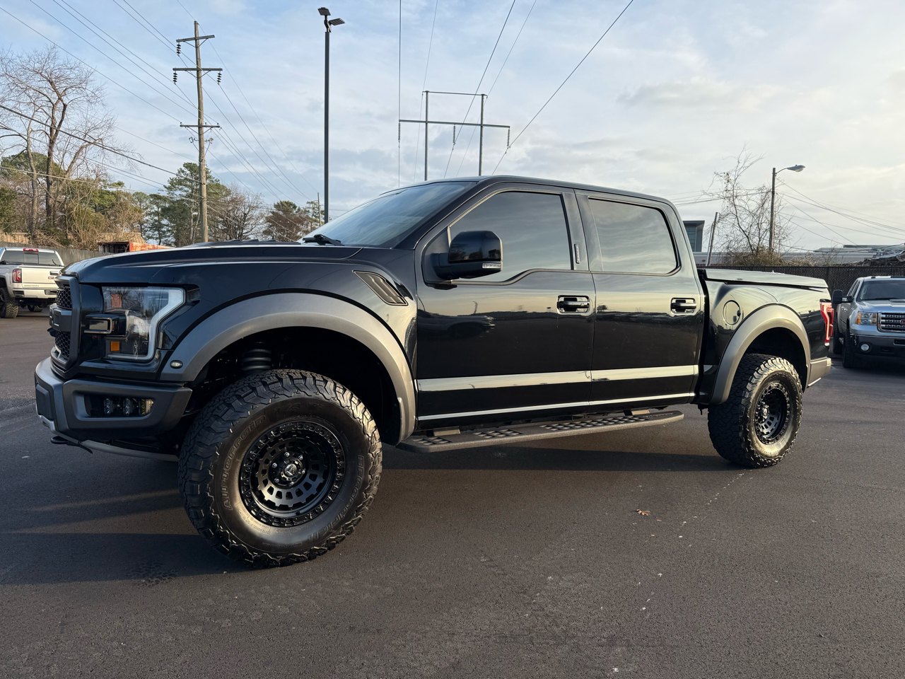 Ford F-150 4WD SuperCrew 145" SVT Raptor 2017