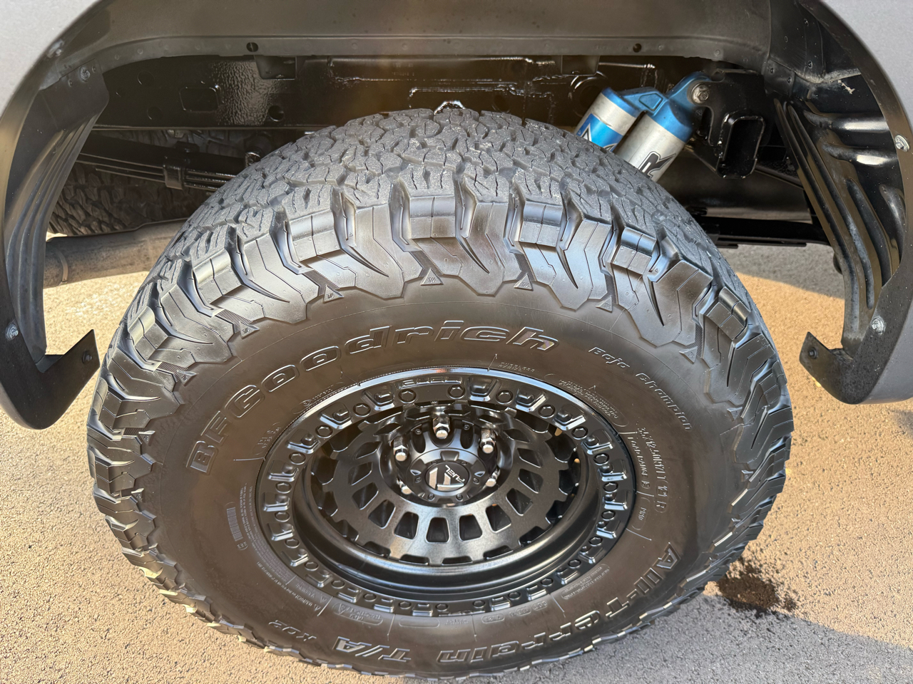 Ford F-150 4WD SuperCrew 145" SVT Raptor 2017