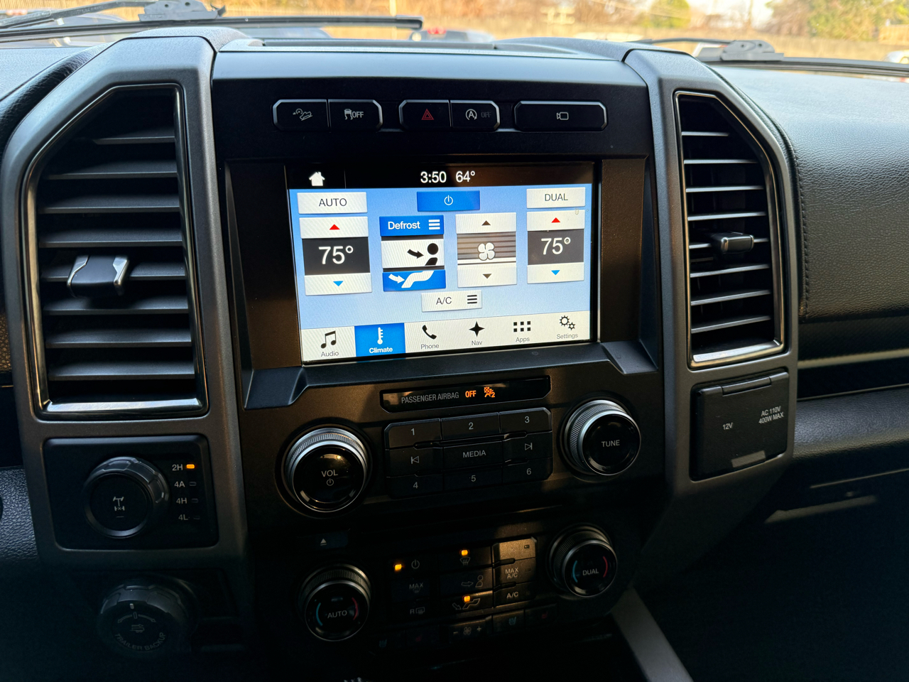 Ford F-150 4WD SuperCrew 145" SVT Raptor 2017